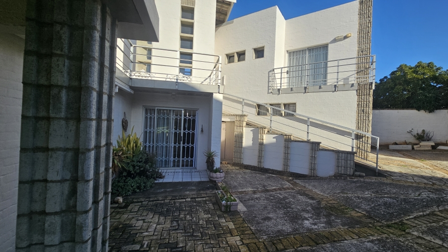3 Bedroom Property for Sale in Wavecrest Eastern Cape